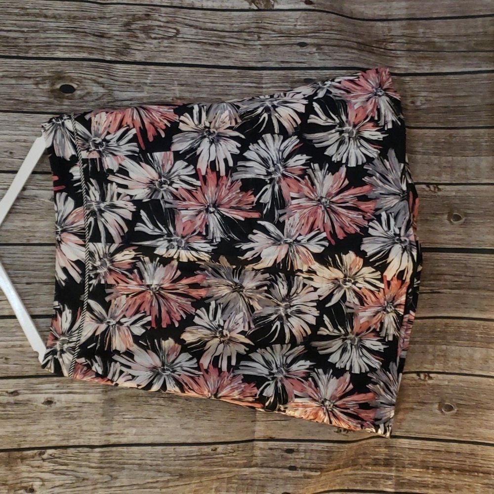 ⭐ Floral skirt
